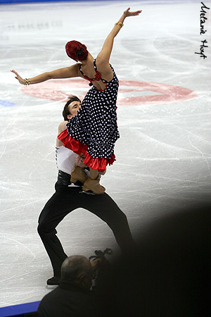 Many factors prevented me from getting a good shot of this lift.