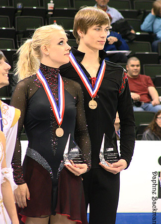 Madison &amp; Keiffer show perfect hand unison