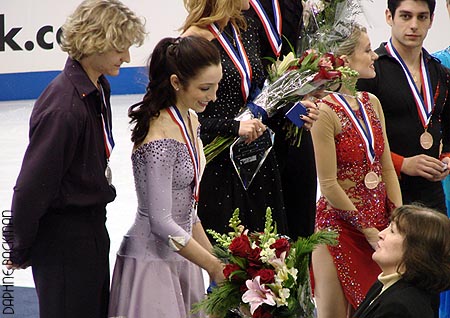 Meryl accepts her bouquet