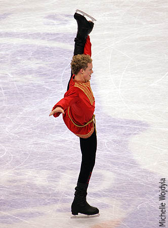 Evan Bates stretches