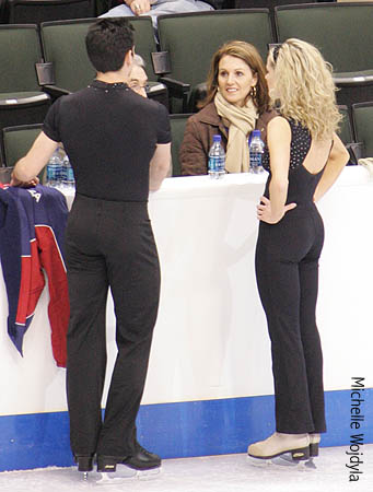 Kim Navarro &amp; Brent Bommentre wear basic black for practice