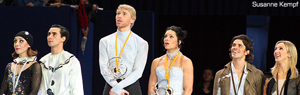 Gamut of reactions to something in the arena