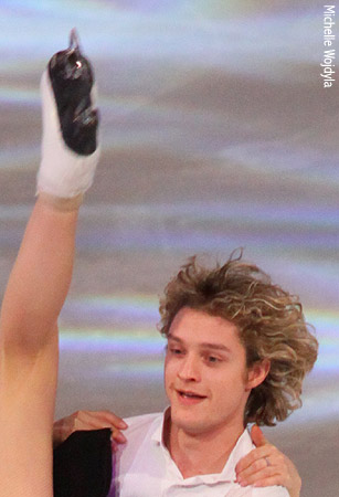 Meryl &amp; Charlie try to get a leg up on the competition