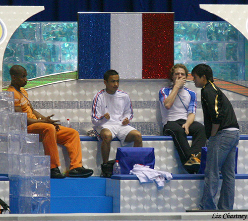 The men's SP just ended. How excited are Joubert's teammates about his victory?...