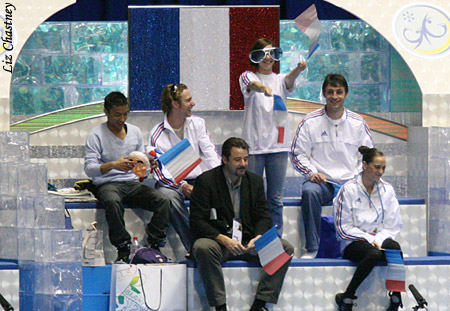 Nathalie Pechalat gets her team excited for the pairs