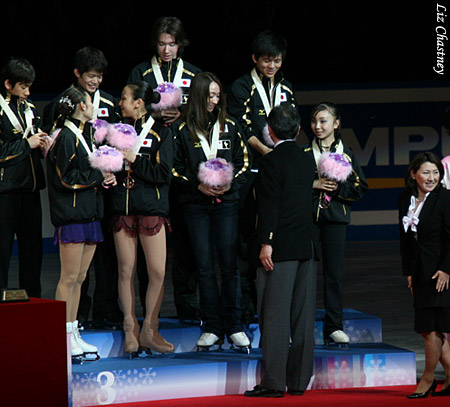 Team Japan discusses the fluffy bouquets