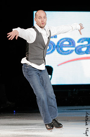 Kurt's literal interpretation of "The Owl and the Pussycat" Hoo! Hoo!