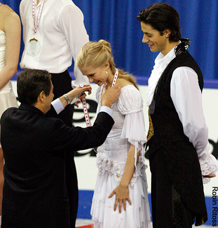 Kaitlyn Weaver &amp; Andrew Poje (CAN) bronze