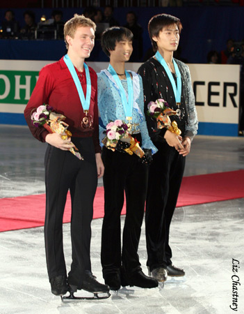 Junior Men's Medalists: (L-R) Ross Miner (USA) bronze, Yuzuru Hanyu (JPN) gold, Nan Song (CHN) silver