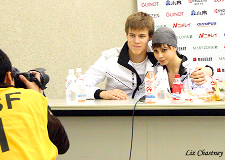 Elena Ilinykh &amp; Nikita Katsalapov pose for a photo at the post-event press conference