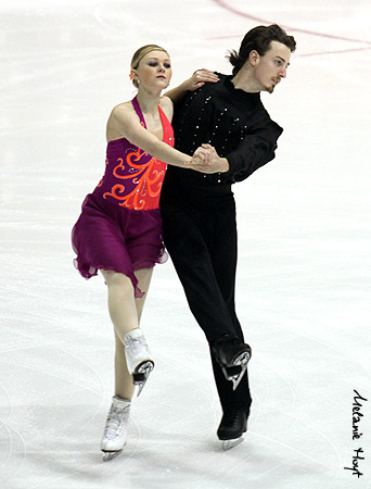 Larissa Van As &amp; Taylor Dilley
