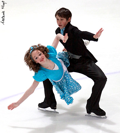 Katie Desveaux &amp; Dmitre Razgulajevs