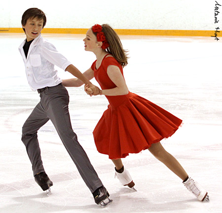 Katie Desveaux &amp; Dmitre Razgulajevs 