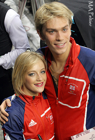 Penny Coomes &amp; Nicholas Buckland (GBR) sign autographs and pose for photos