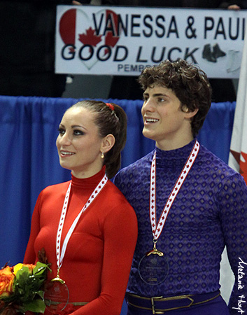 Vanessa Crone &amp; Paul Poirier (CAN) hear their national anthem