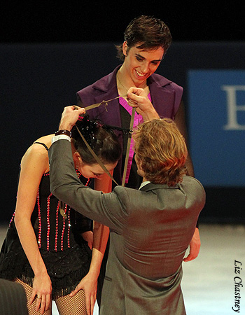 Gwendal Peizerat awards bronze medal to Madison Chock &amp; Greg Zuerlein (USA)