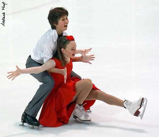 Katie Desveaux &amp; Dmitre Razgulajevs