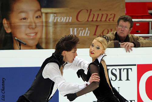 Ekaterina Bobrova &amp; Dmitri Soloviev (RUS) (sometimes the background is what catches your eye!)
