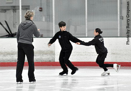 White gives feedback to an intermediate team