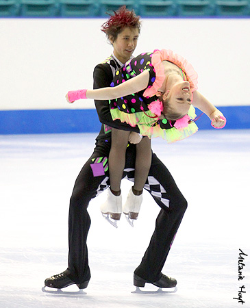 Katie Desveaux &amp; Dmitre Razgulajevs