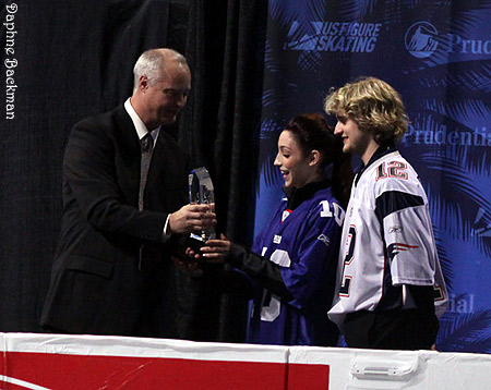 Meryl &amp; Charlie receive Skating Magazine award