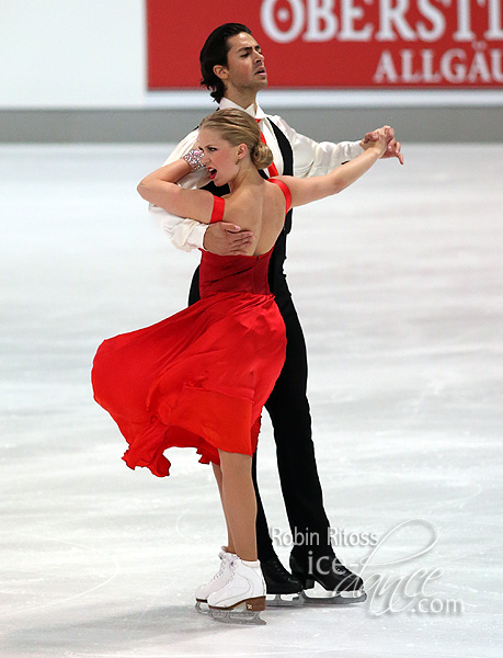 Kaitlyn Weaver & Andrew Poje (CAN)