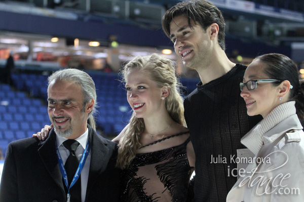 Kaitlyn Weaver & Andrew Poje (CAN) with coaches Pasquale Camerlengo & Anjelika Krylova