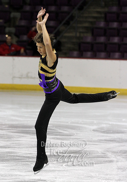 Mackenzie Bent & Dmitre Razgulajevs CAN)