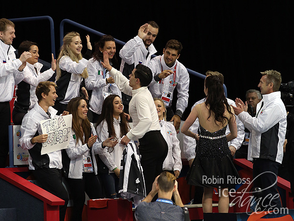 Cappellini & Lanotte receive high fives from their teammates