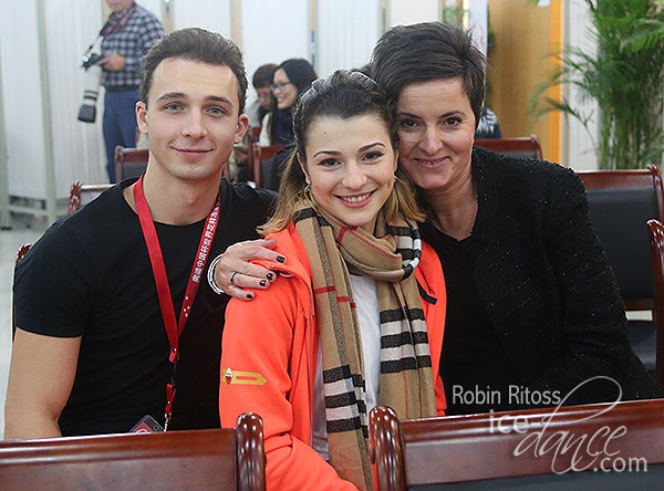 Natalia Kaliszek & Maksym Spodyriev (POL) with coach Sylwia Nowak-Trebacka