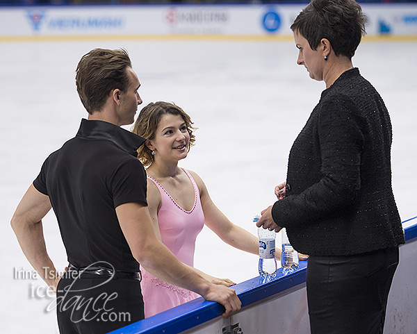 Natalia Kaliszek & Maksym Spodyriev (POL) with coach Sylwia Nowak-Trębacka