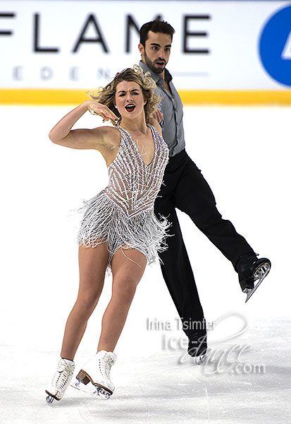 Olivia Smart & Adria Diaz (ESP)