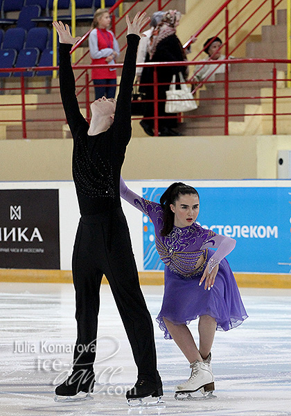 Nina Hollowey & Fillipp Kharisov (AZE)
