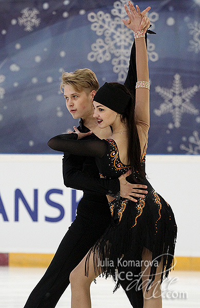 Viktoria Semenjuk & Artur Gruzdev (EST)