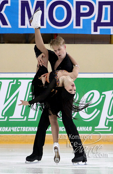Viktoria Semenjuk & Artur Gruzdev (EST)