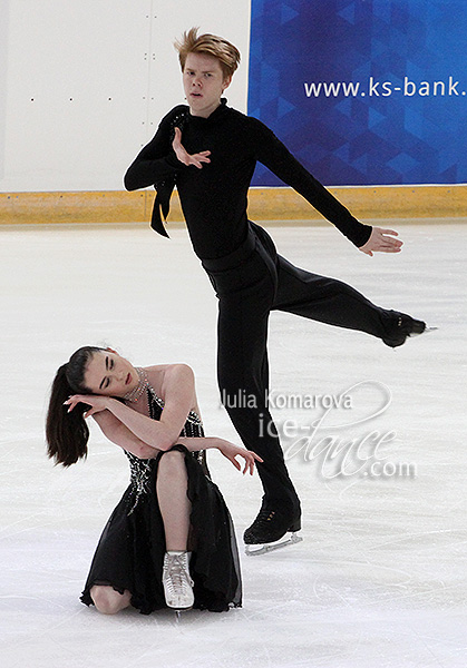 Nina Hollowey & Fillipp Kharisov (AZE)