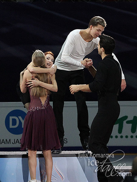Bobrova & Soloviev and Weaver & Poje congratulate each other