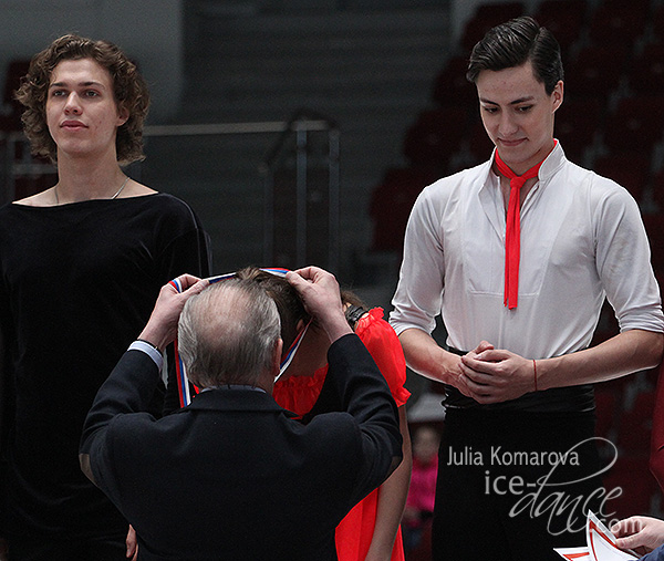 Anastasia Shpilevaya receives her gold medal