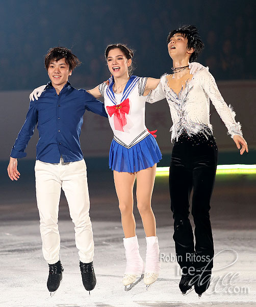 Shoma Uno (JPN), Evgenia Medvedeva (RUS) & Yuzuru Hanyu (JPN)