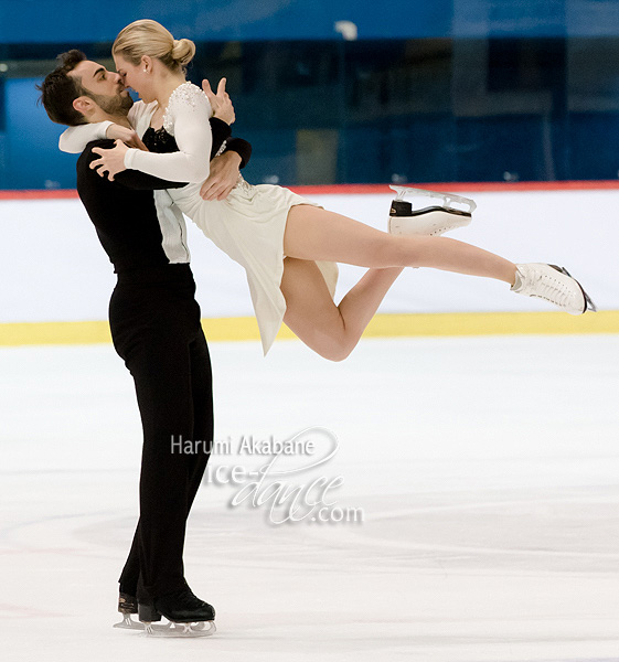 Olivia Smart & Adria Diaz (ESP)