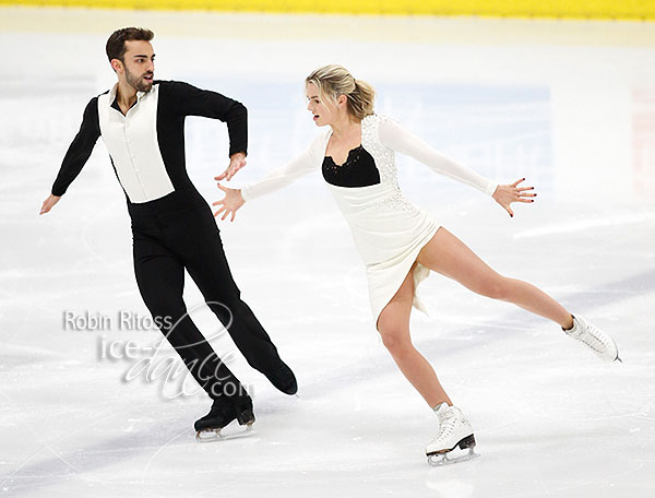 Olivia Smart & Adria Diaz (ESP)