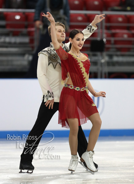 Viktoria Semenjuk & Artur Gruzdev (EST)