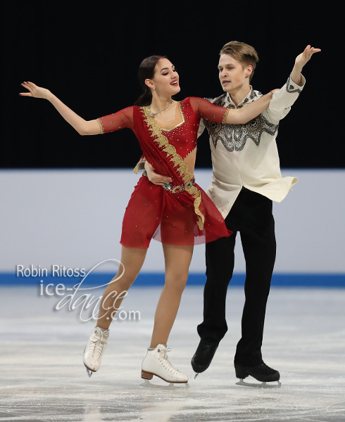 Viktoria Semenjuk & Artur Gruzdev (EST)
