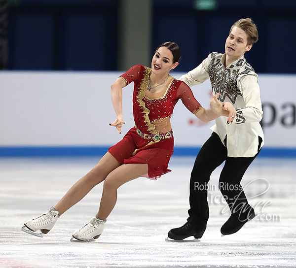 Viktoria Semenjuk & Artur Gruzdev (EST)