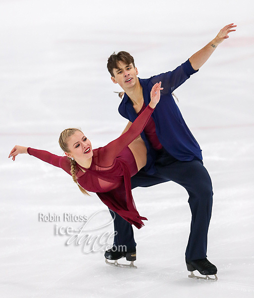 Molly Lanaghan & Dmitre Razgulajevs (CAN)