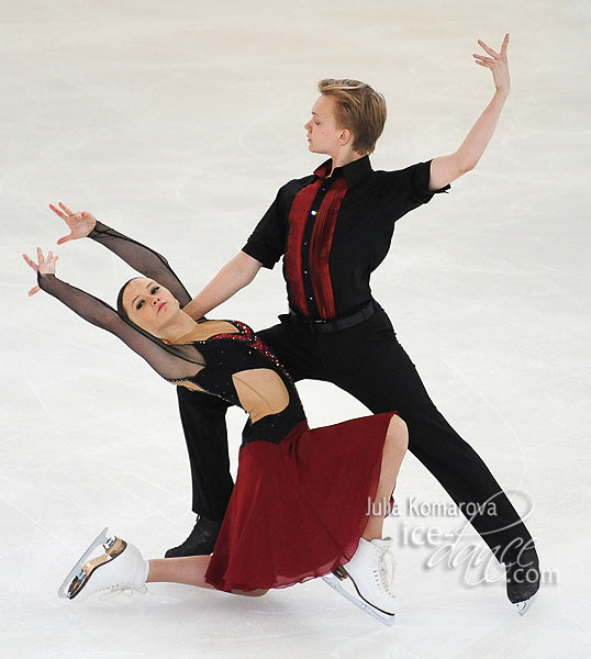 Valeriia Dementeva & Aleksei Novikov 