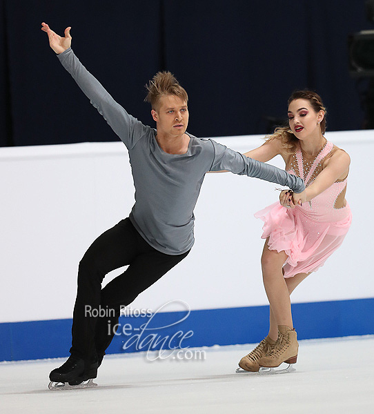 Viktoria Semenjuk & Artur Gruzdev (EST)