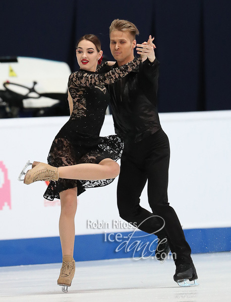 Viktoria Semenjuk & Artur Gruzdev (EST)