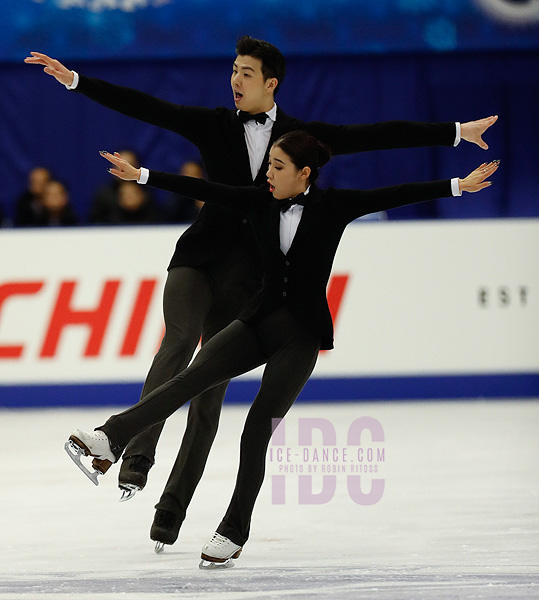 Shiyue Wang & Xinyu Liu (CHN)