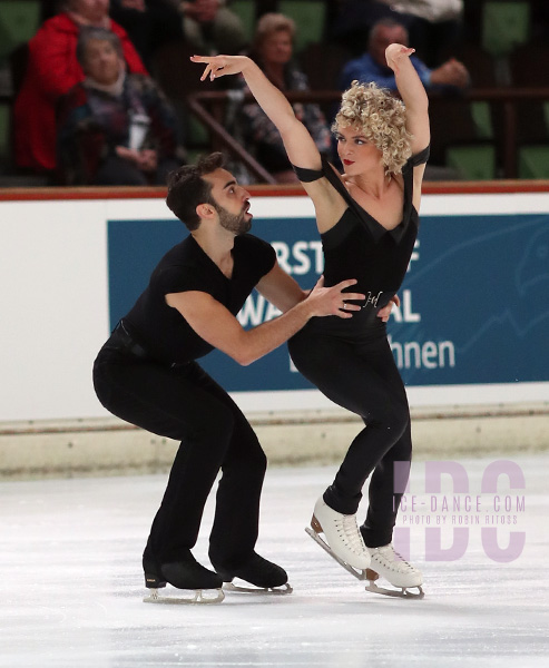 Olivia Smart & Adrian Diaz (ESP)